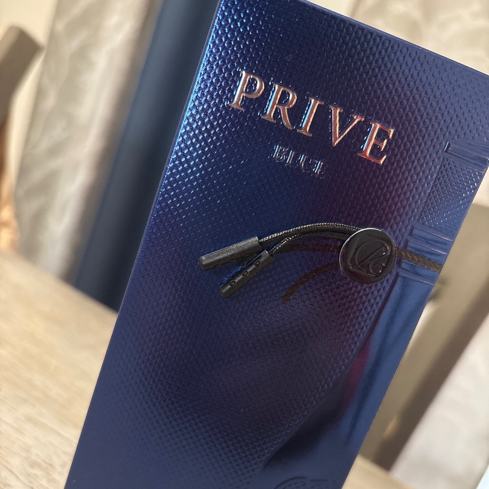 Prive Blue